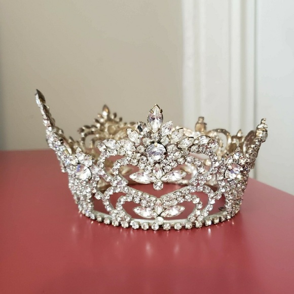 Tiara - Picture 2 of 4